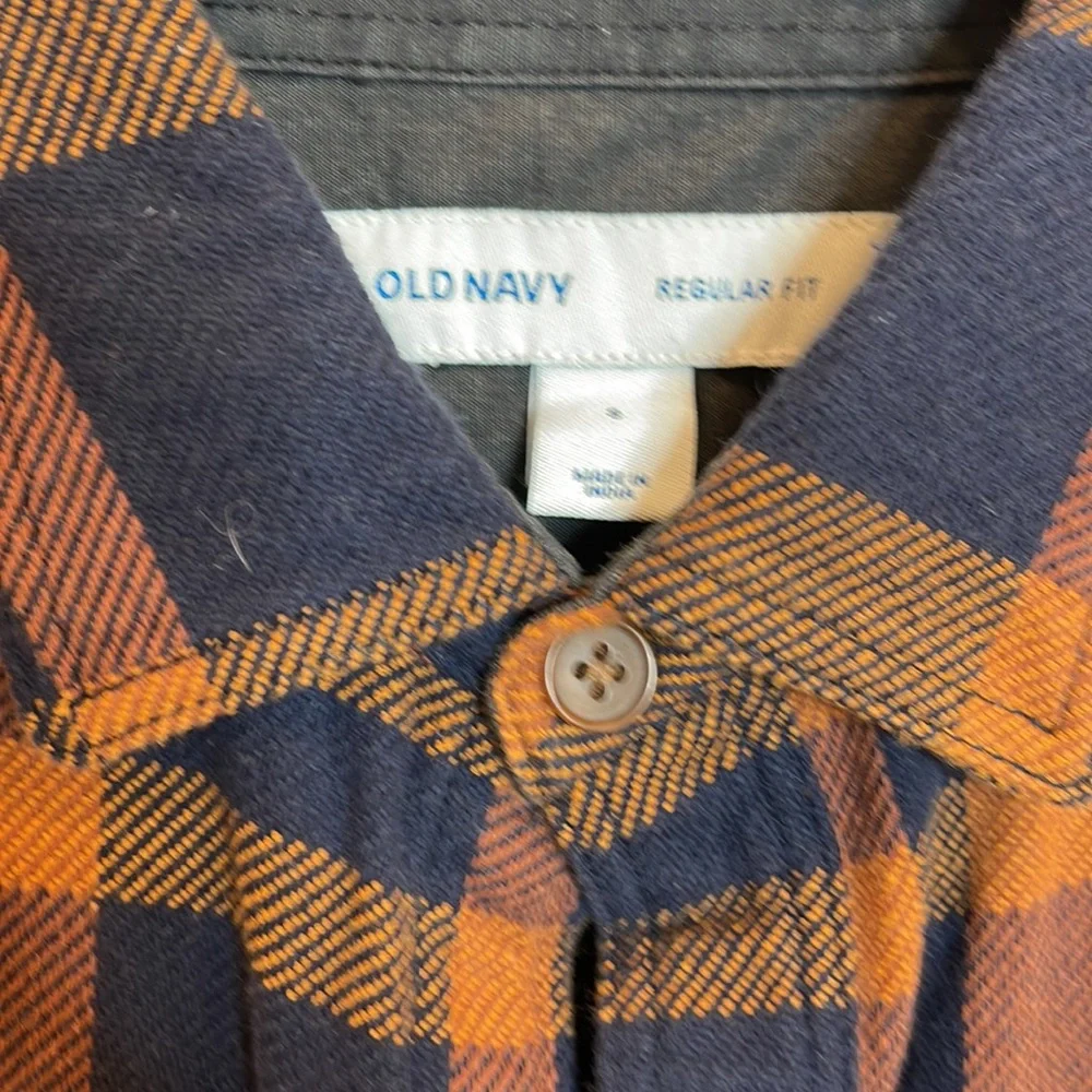 Old Navy Flannel Button Down Size S - Picture 2 of 4